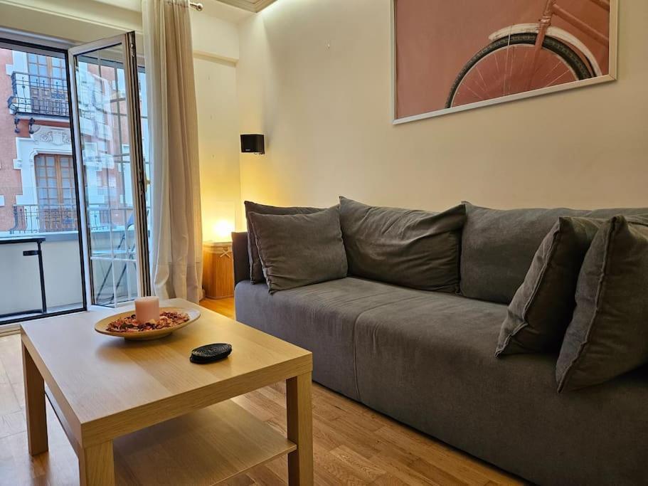 636A Gran Apartamento En Pleno Centro Oviédo Exterior foto
